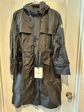 Hiengu Water Repellent Nylon Raincoat